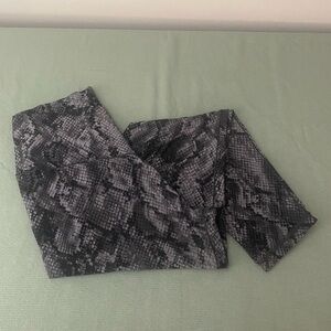 Black Snakeskin Pattern Leggings